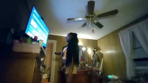 Snapshot of melaninnnnmadnessss chatting on 05/16/26, 06:54 WATCH ME CUMMM AND TWERK THIS ASS MELANINNNNMADNESSSS online show from 05/16/26, 06:54