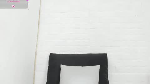 melannie roses online show from 02/08/25, 08:53