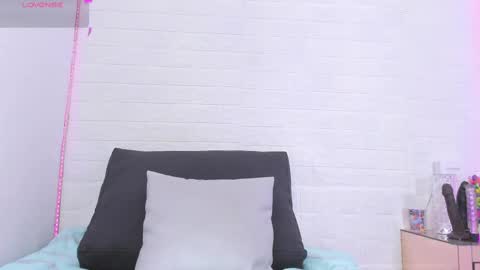 melannie roses online show from 02/11/25, 12:06