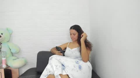 melannie roses online show from 07/09/26, 07:18