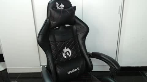 Melannie online show from 04/23/26, 04:35