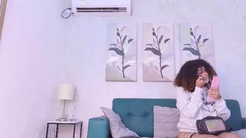 Snapshot of melany_guzman chatting on 06/10/26, 12:04 Melany online show from 06/10/26, 12:04