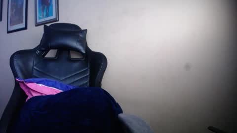 melany online show from 12/30/24, 06:49