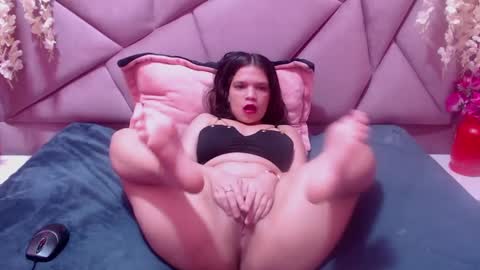 Snapshot of melanycarter18 chatting on 12/14/24, 08:08 MelanyCarter18 online show from 12/14/24, 08:08