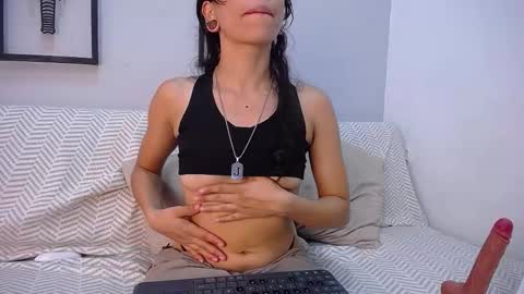 Snapshot of melanyvelvet chatting on 02/21/26, 02:01 melanyvelvet online show from 02/21/26, 02:01