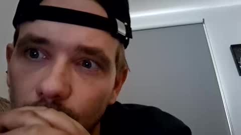 Snapshot of meldyl2020 chatting on 11/06/25, 01:23 meldyl2020 online show from 11/06/25, 01:23