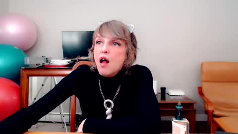 Snow Hobot online show from 11/03/25, 10:05