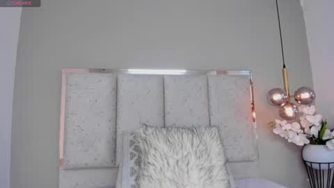 Snapshot of meli_mell chatting on 07/12/26, 12:51 Meli online show from 07/12/26, 12:51