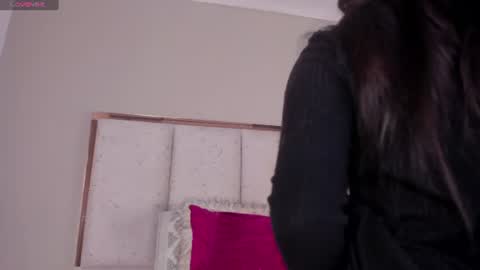 Snapshot of meli_mell chatting on 07/18/26, 12:42 Meli online show from 07/18/26, 12:42