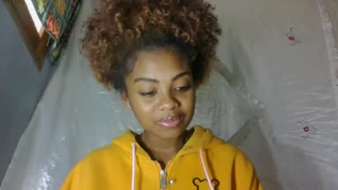 meliana98 online show from 10/18/25, 11:44