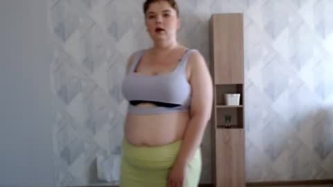 Snapshot of melina_beauty chatting on 07/10/26, 05:23 Melina online show from 07/10/26, 05:23