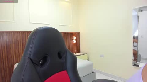 M E L I N A  online show from 09/22/25, 04:53