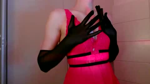 Moni online show from 04/24/26, 12:13