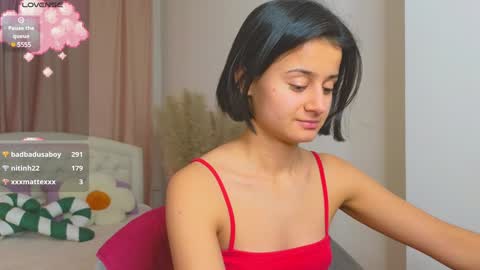 Snapshot of melisa_vong chatting on 12/21/24, 12:38 Victoria online show from 12/21/24, 12:38