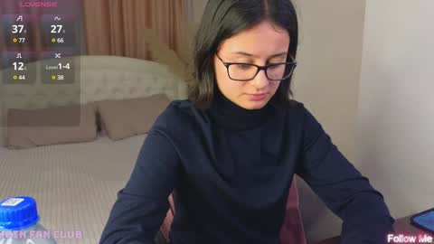 Snapshot of melisa_vong chatting on 01/17/25, 04:04 Victoria online show from 01/17/25, 04:04