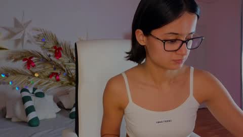 Snapshot of melisa_vong chatting on 01/19/25, 02:38 Victoria online show from 01/19/25, 02:38