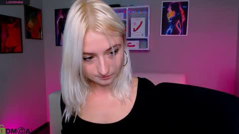 Melisa online show from 10/19/25, 07:14