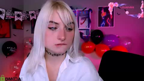 Melisa online show from 10/30/25, 10:21