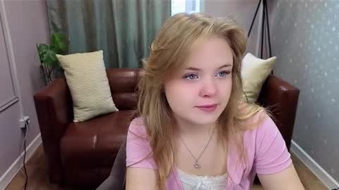 Snapshot of melissa_199 chatting on 10/20/25, 07:20 Sophia online show from 10/20/25, 07:20