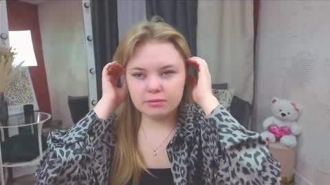 Sophia online show from 12/05/25, 04:21