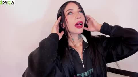 Snapshot of melissa_999g chatting on 10/12/25, 11:37 The Best deepthroat ever. online show from 10/12/25, 11:37