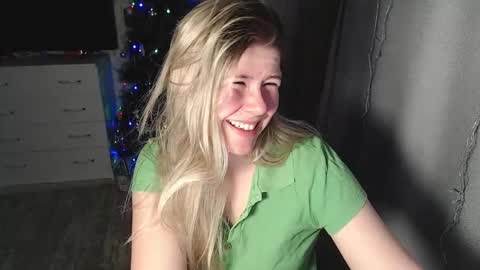 Melissa  Ray online show from 01/02/25, 07:18