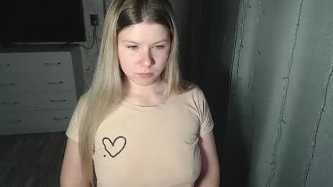 Melissa  Ray online show from 02/05/25, 05:09