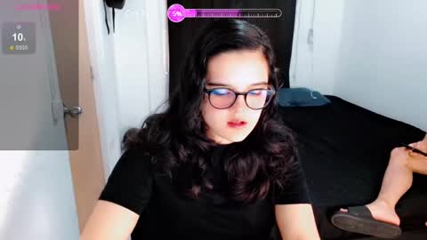 Snapshot of melissa_and_dany chatting on 12/25/24, 05:58 Melissas Corner online show from 12/25/24, 05:58