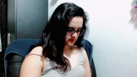 Snapshot of melissa_and_dany chatting on 03/02/25, 11:42 Melissas Corner online show from 03/02/25, 11:42