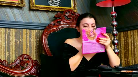 Snapshot of melissa_glow chatting on 01/13/25, 08:37 Melissa online show from 01/13/25, 08:37