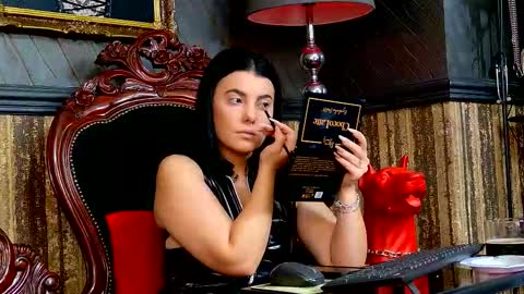 Snapshot of melissa_glow chatting on 10/20/25, 11:54 Melissa online show from 10/20/25, 11:54