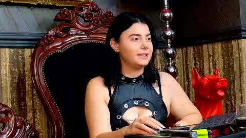 Snapshot of melissa_glow chatting on 10/25/25, 10:45 Melissa online show from 10/25/25, 10:45