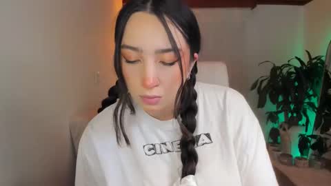 Snapshot of melissa_martiinez chatting on 12/28/24, 12:26 Melissa martiinez online show from 12/28/24, 12:26