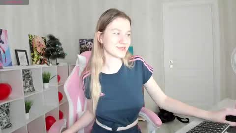 melissa_moooree online show from 02/26/25, 11:41