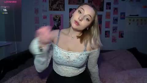 Missi online show from 03/15/26, 09:15