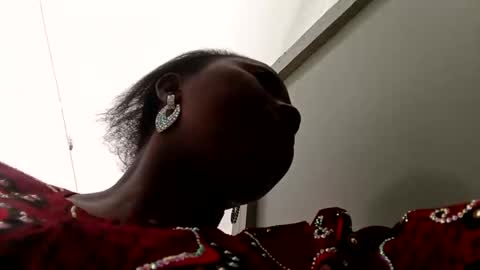 Snapshot of melissaknowles46 chatting on 11/30/25, 02:21 melissaknowles46 online show from 11/30/25, 02:21