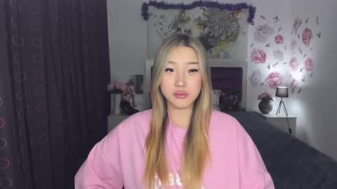 Snapshot of melissalorens chatting on 12/05/24, 08:11 Melissa online show from 12/05/24, 08:11