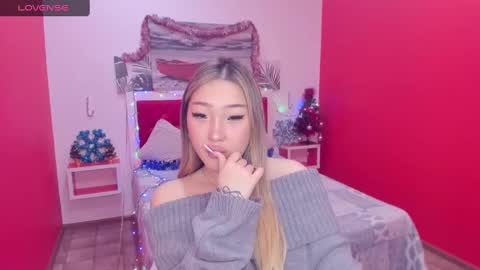 Snapshot of melissalorens chatting on 12/14/24, 10:56 Melissa online show from 12/14/24, 10:56