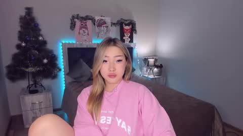 Snapshot of melissalorens chatting on 12/15/24, 01:32 Melissa online show from 12/15/24, 01:32