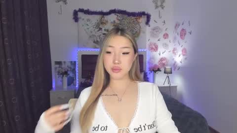 Snapshot of melissalorens chatting on 12/22/24, 02:16 Melissa online show from 12/22/24, 02:16