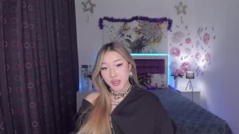 Snapshot of melissalorens chatting on 01/13/25, 04:30 Melissa online show from 01/13/25, 04:30