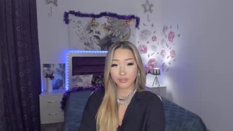 Snapshot of melissalorens chatting on 01/25/25, 03:30 Melissa online show from 01/25/25, 03:30