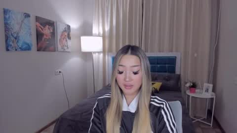 Snapshot of melissalorens chatting on 02/07/25, 10:20 Melissa online show from 02/07/25, 10:20