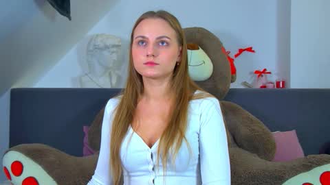 Snapshot of melissamelrey chatting on 10/22/25, 10:37 MelissaBerry online show from 10/22/25, 10:37