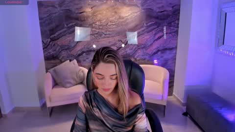 Snapshot of melissamoore_ chatting on 03/05/25, 02:25 Call me Meli online show from 03/05/25, 02:25