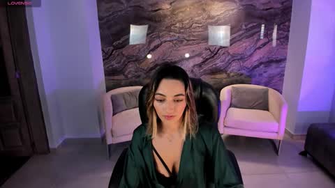 Snapshot of melissamoore_ chatting on 11/02/25, 02:47 Call me Meli online show from 11/02/25, 02:47