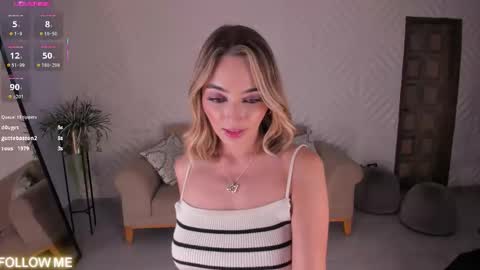 Snapshot of melissamoore_ chatting on 11/12/25, 02:45 Call me Meli online show from 11/12/25, 02:45