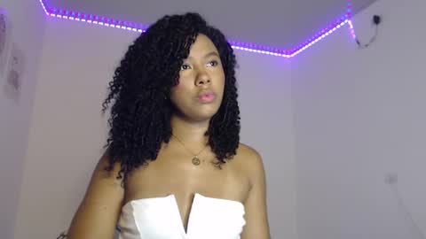 Snapshot of mell_rossi chatting on 10/26/25, 07:53 mell_rossi online show from 10/26/25, 07:53