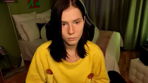 mellhyees online show from 11/05/25, 12:16