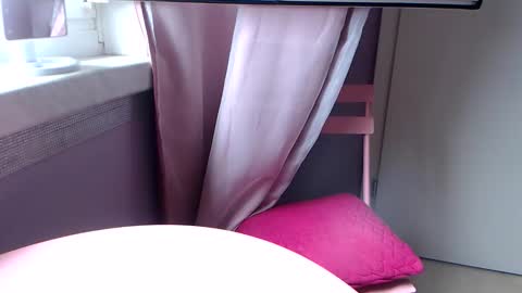 Melli online show from 10/01/25, 11:05